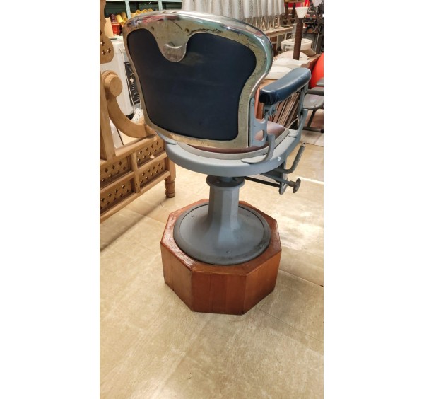 ship captain chair